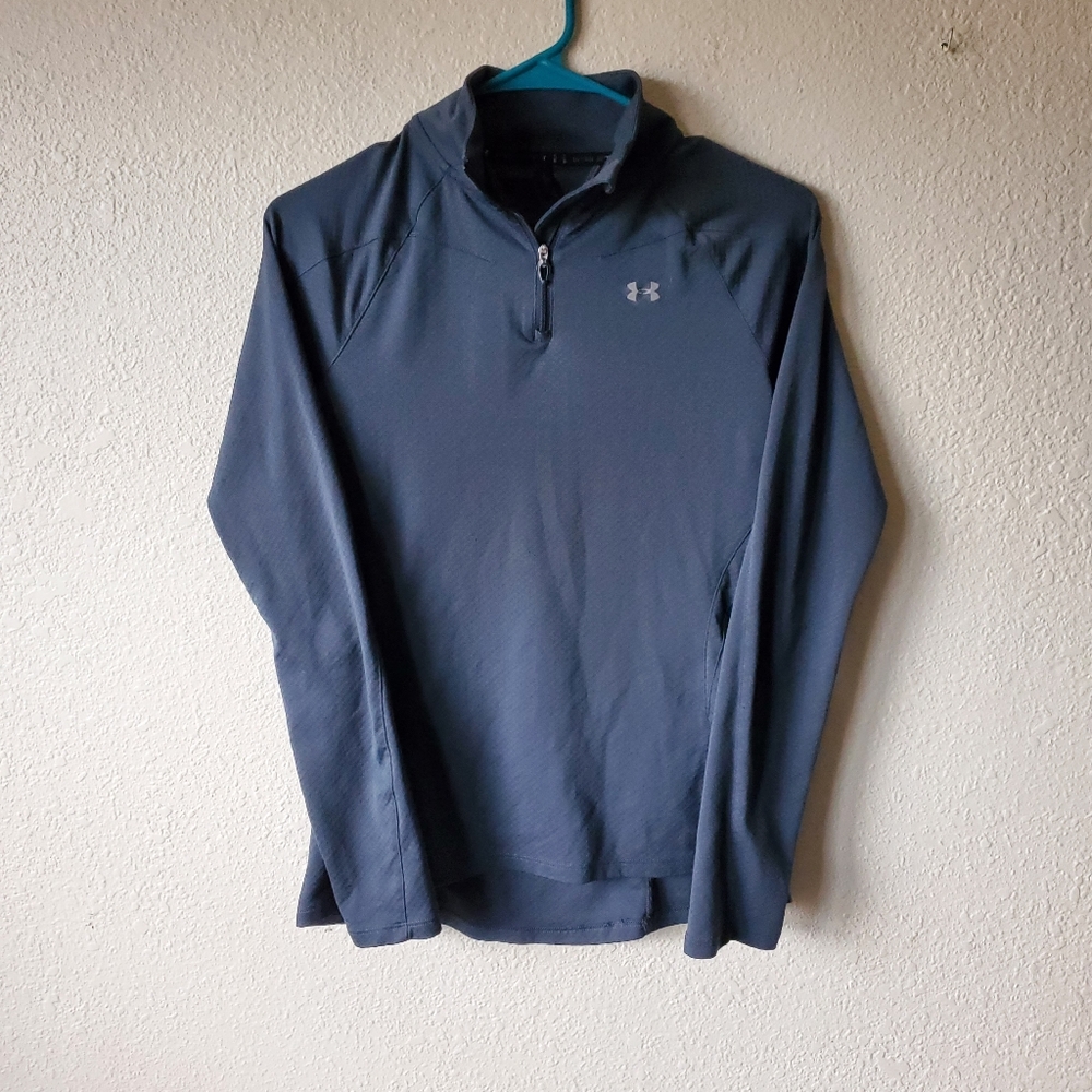 Women's small Under Armour hoodie